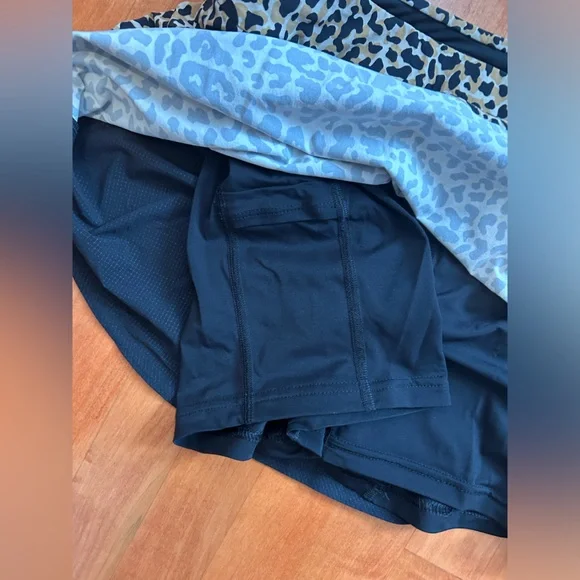 Outdoor Voices cheetah skort XL - Picture 8 of 8